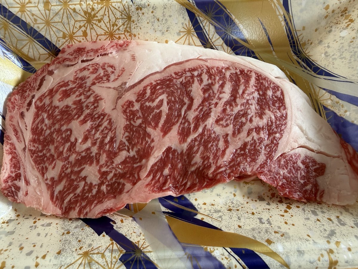 slimeVTuber's tweet photo. ちょっといい肉とチーズフランクとネギマ🍖 https://t.co/aJqOLjCHEf
