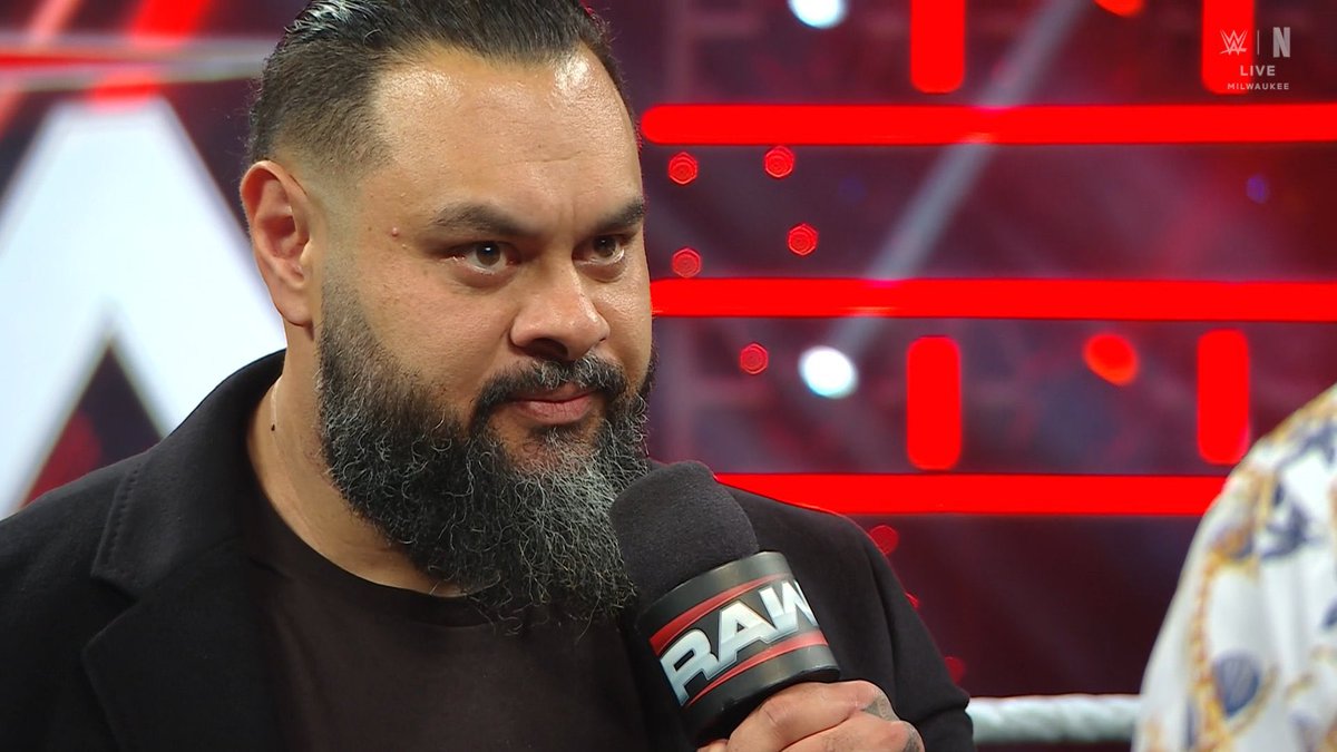 RomaReigns111's tweet photo. "You're the man that beat Brock Lesnar twice.

But Oba, I am not Brock Lesnar. I am not here to compete.

I am here to dethrone the Ruler."

#WWERaw https://t.co/6R1BwL6zDC