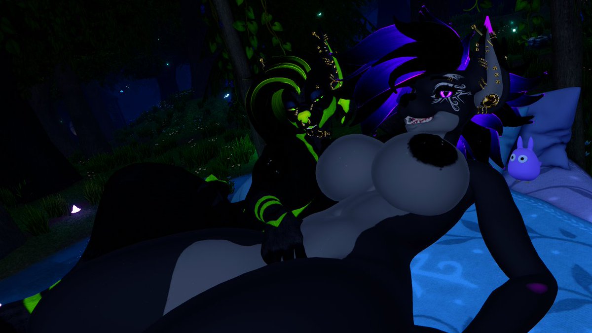 Valkyriee_AD's tweet photo. Found the weak spot of @AlphaThe19500 making sure to take good care ;)
#NSFW #VR #Facetracking #Hyenid https://t.co/h3N6zJ5f9Q