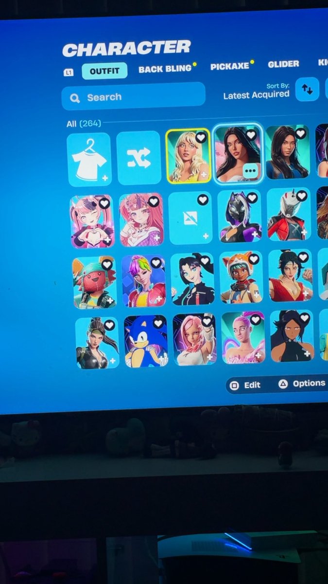 zara_loveex's tweet photo. @FortniteStatus @FortniteStatus why is there still a plus next to the “babydoll” Sabrina carpenter skin if there’s no edit style? Could you guys please fix this? Or give us the baby doll dress please!! https://t.co/cZl7ganrm6