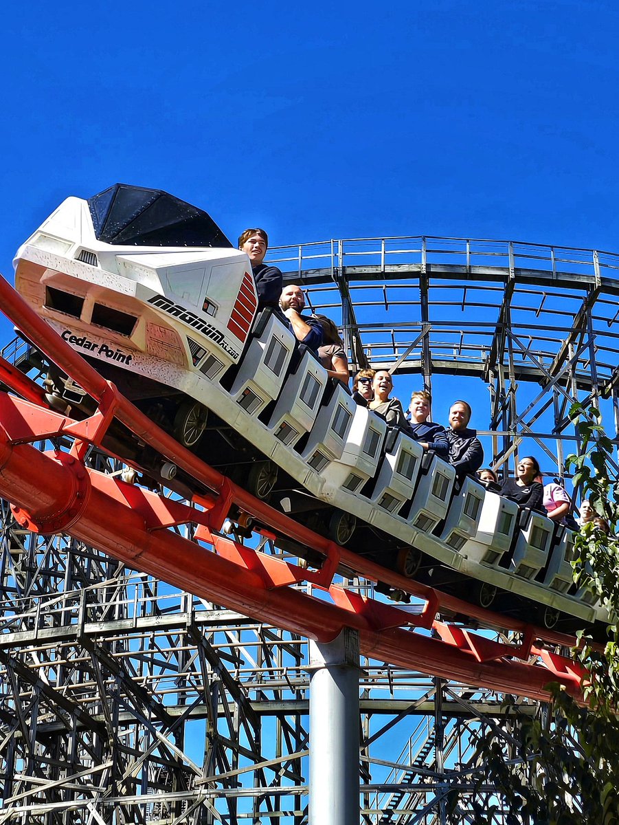 WWoman08's tweet photo. Magnum XL-200 @cedarpoint 😎🎢❤️📸 #Rollercoaster #cedarpoint #firehouse #Monday #photographer #ohio #happiness @SixFlags https://t.co/qGWREzts2H