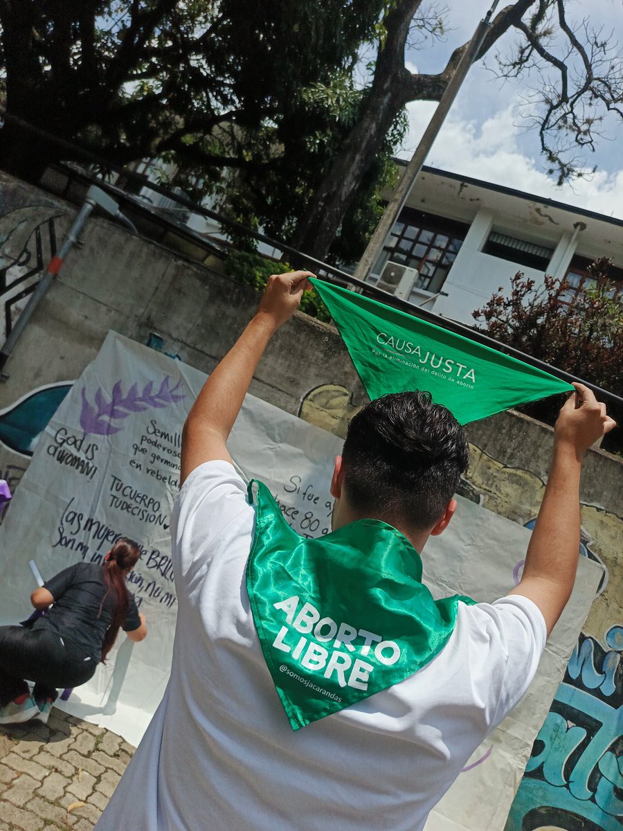 JDiegoOGarcia's tweet photo. 💚 DÍA DE ACCIÓN GLOBAL POR EL ABORTO LEGAL Y SEGURO 💚

En Colombia, la movilización social y la lucha de miles de mujeres hicieron posible una conquista histórica de derechos.

La Sentencia C-055 de 2022 de la Corte Constitucional estableció que el aborto no es punible antes de la semana 24 de gestación y mantuvo, sin límite temporal, las tres causales reconocidas desde 2006.

Y no vamos a retroceder. ✊💚

Seguiremos defendiendo el derecho de las mujeres y personas gestantes a decidir sobre sus propios cuerpos, a recibir atención digna y segura y a no ser criminalizadas por ejercer sus derechos reproductivos.

Lo que conquistamos en las calles y en la justicia se defiende también en las calles.

💚 ¡Aborto legal, seguro y gratuito!
💚 ¡Educación sexual para decidir!
💚 ¡Anticonceptivos para prevenir!
💚 ¡Aborto legal para no morir!

#28S #AbortoLegal #AbortoSeguro #28DeSeptiembre #DerechosSexualesYReproductivos #Colombia