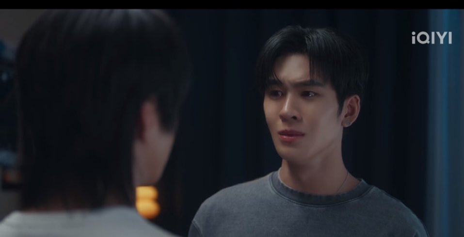 tae9582653474's tweet photo. Khoan đã mọi người ơi , tôi vừa phát hiện ra cảnh Third trong tập sau và trong trailer khúc khóc không phải cùng một tập . Vậy là giả thuyết sau này ThirdWan sẽ chia tay và khi tìm ra Wan , đó là lúc Third đã khóc , trời ơi tôi biết là họ sẽ chia tay nhưng…. https://t.co/ycCUn6sHcj