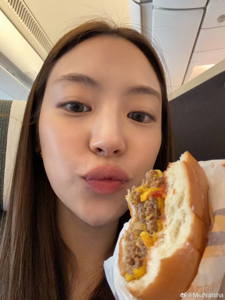 Nnkt1986's tweet photo. คนที่น่ารักที่สุดในโลกอ่ะ🫶🏻🫶🏻🫶🏻🫶🏻🫶🏻😭 https://t.co/GtAnTSBrGI