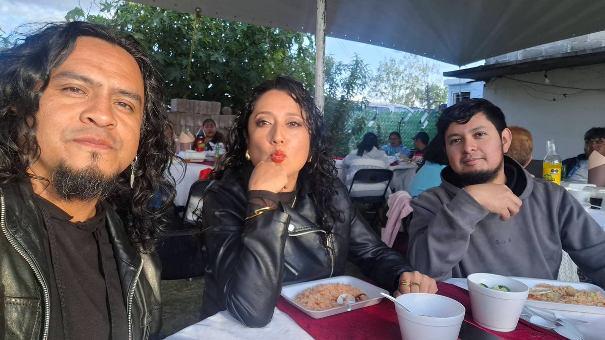 LechuzaOf's tweet photo. 🎉 El fin de semana tuvimos show privado, celebramos el cumpleaños de nuestra amiga Maricela. La pasamos bonito y lo mejor es que la festejada se la pasó de maravilla

Gracias por la invitación 😊 

🤘🏼Ya saben que si quieren banda de Rock para sus fiestas, estamos disponibles 🦉 https://t.co/24WaxkgwZ5