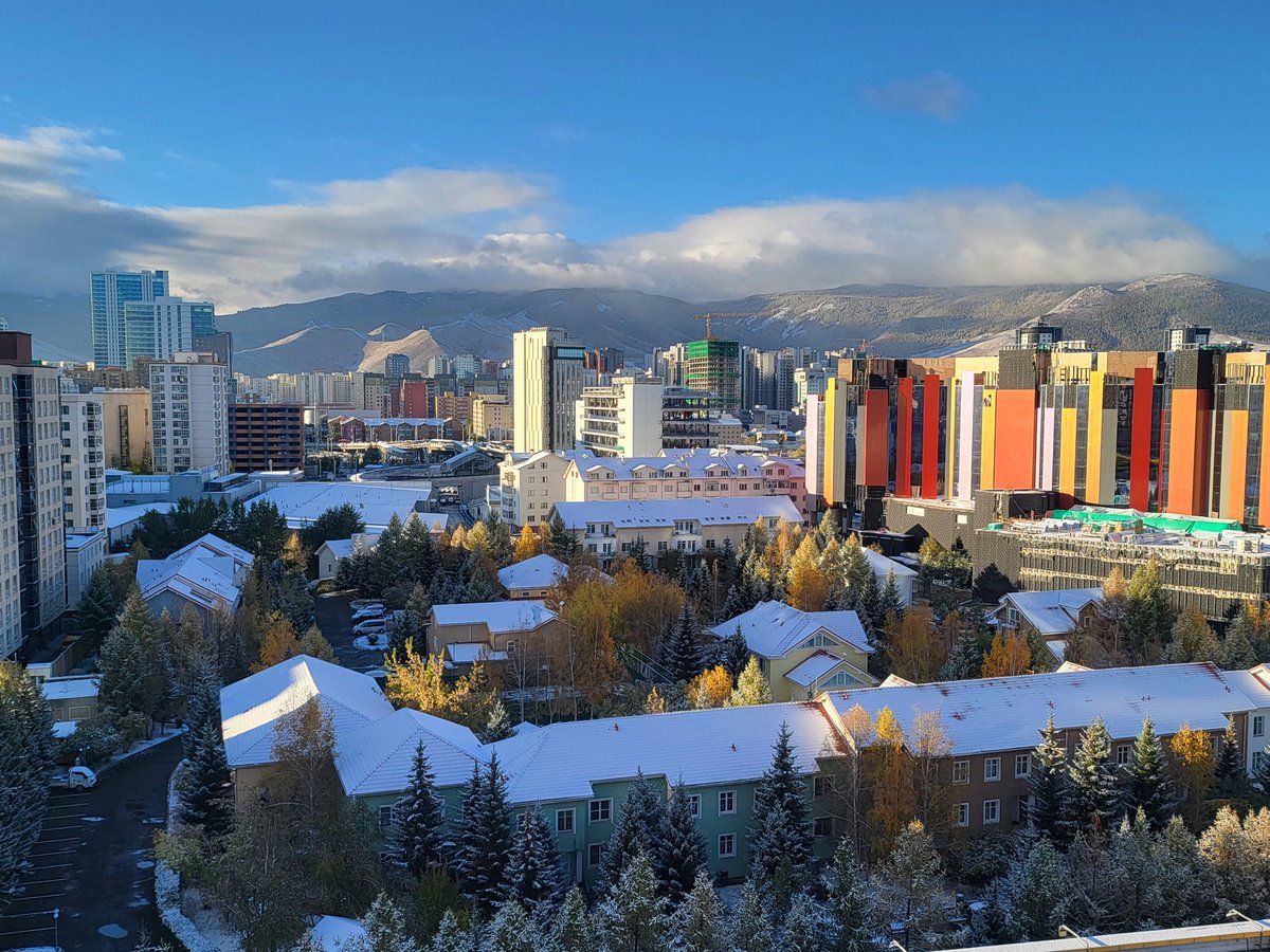 bytulga's tweet photo. GM 😊. 2026/09/29. First snow ❄️ https://t.co/dp5HntwYdi
