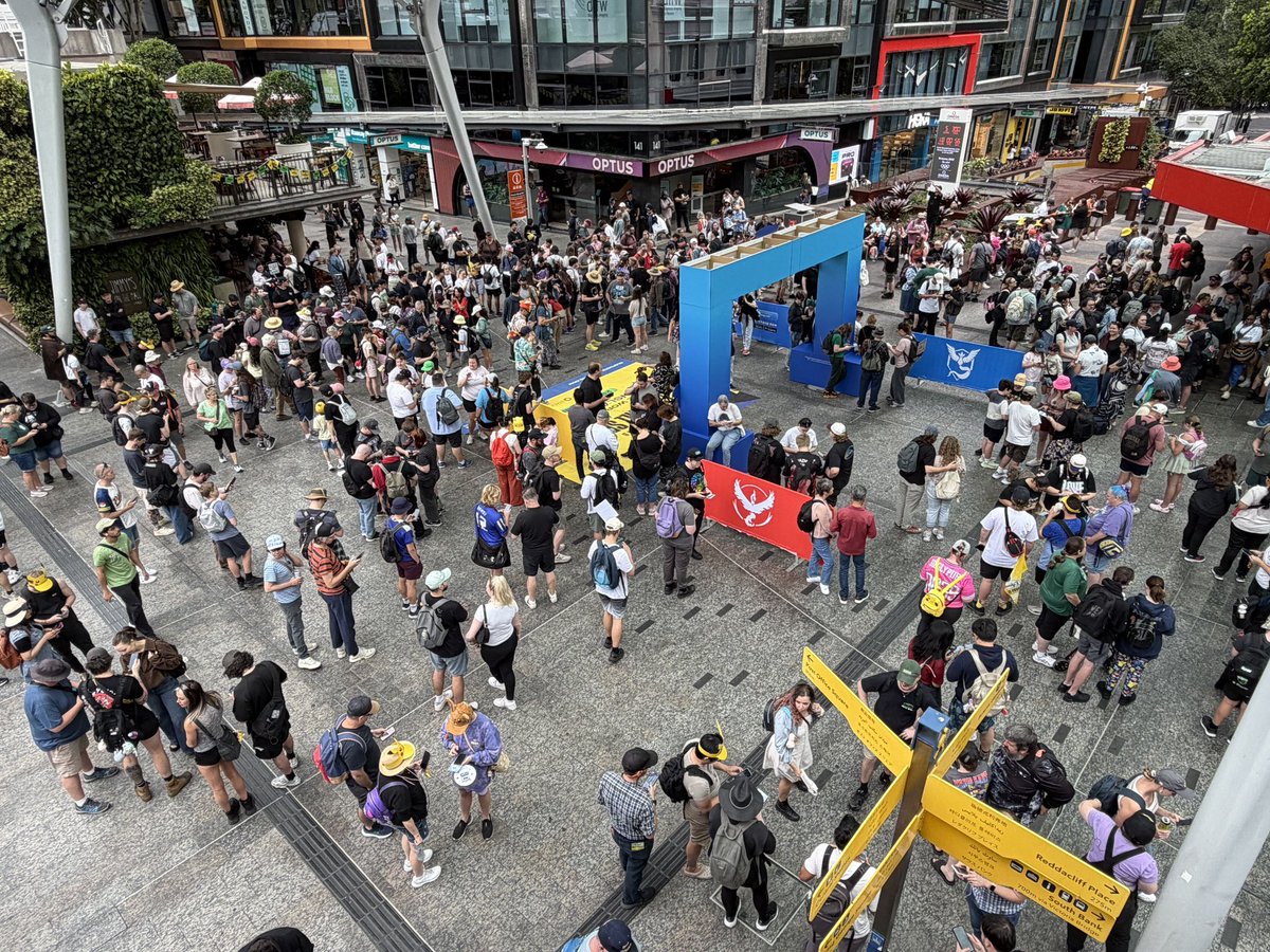 ItsShaneBailey's tweet photo. Pokemon GO #CitySafari: Brisbane is done! Thousands of trainers and just as many happy memories and new friends 🫶🏽💙💛 https://t.co/RuJZPseMEs