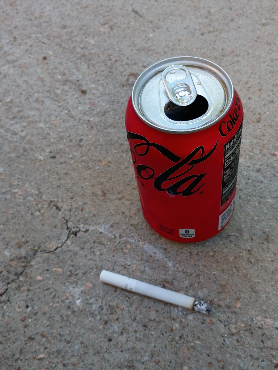 izascals's tweet photo. not my usual brand of cig but it will do :3 https://t.co/dNVS8bzlFp