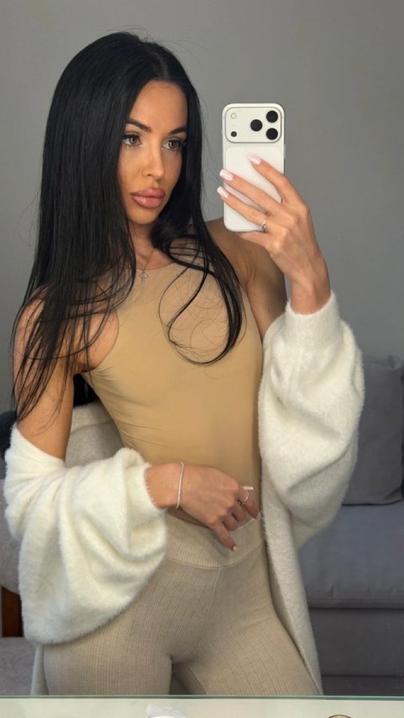 aristepsonyou01's tweet photo. Online doing video calls &amp; taking some customs🤭😈 https://t.co/yHZiwC24j9