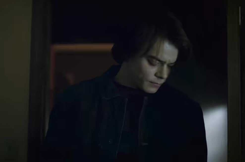 byerscentric's tweet photo. he’s actually so vampire boy coded https://t.co/HFFlQMTnjn