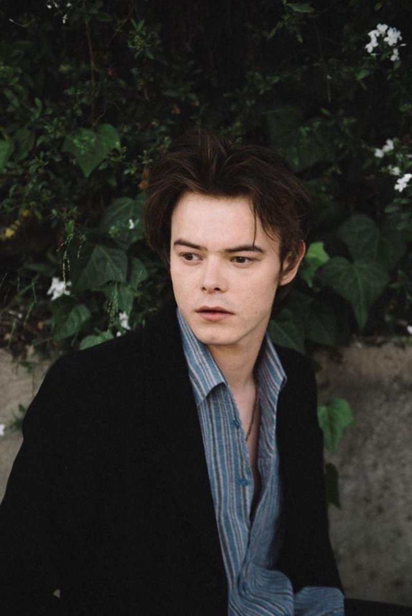 byerscentric's tweet photo. he’s actually so vampire boy coded https://t.co/HFFlQMTnjn