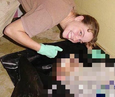 thanaomorphose's tweet photo. American army soliders raped and killed innocent Iraqi children detained in Abu Ghraib, Sodomized them with a broomstick, bragged about permanently handicapping them, poured literal acid over their bodies, and did it all with a smile. Shame on you for joking about this https://t.co/WX1s5sntwu