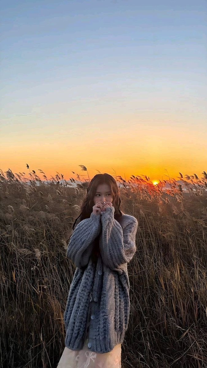 baezh3art's tweet photo. ᅟᅟᅟ     . . . ☀️ https://t.co/WNWQAQibJT