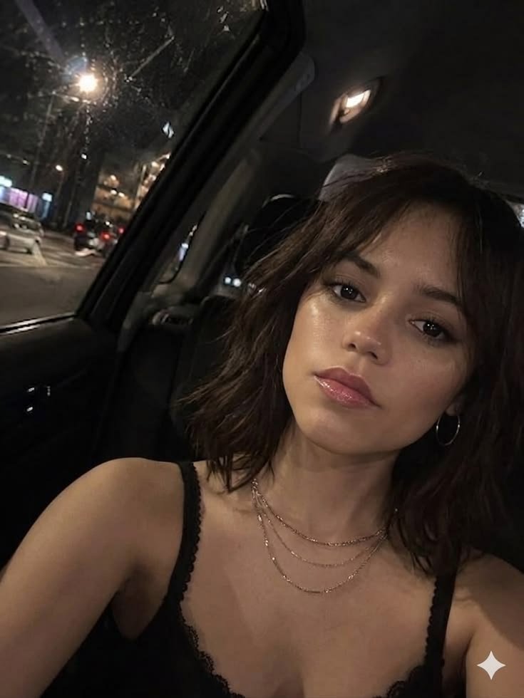 Jennaortegha2's tweet photo. Yeah jenna ortega 😘 https://t.co/NHNgXY48ia @horrormuseum https://t.co/TOuX4UCVTE