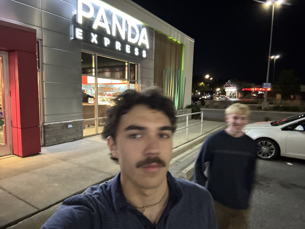 kylemiller_10's tweet photo. at panda @g2bri31 https://t.co/DunPiUwXf4