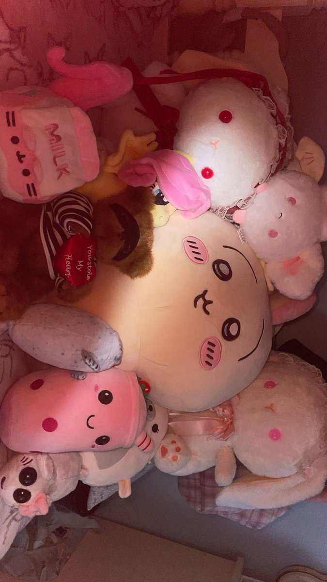 urpetbwnny's tweet photo. ⠀ ⠀   ⠀  ಄  lulli   
 ⠀ ⠀ she / her  ♡  22 
  ⠀ ⠀ ⠀🐰🐾💬

on twt for funsies.. kinda secret acc? 
#anitwt #valtwt #moothunt〃・ https://t.co/mm6vAohX1h