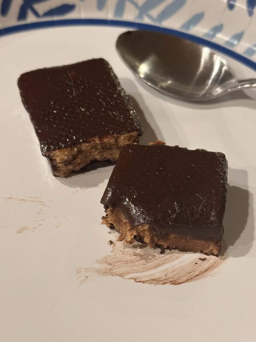 thingirling's tweet photo. microwaving protein bars is my fav thing ever looks gross but i promise it was yum 190c &amp; 15g protein https://t.co/UXfGAqoIze