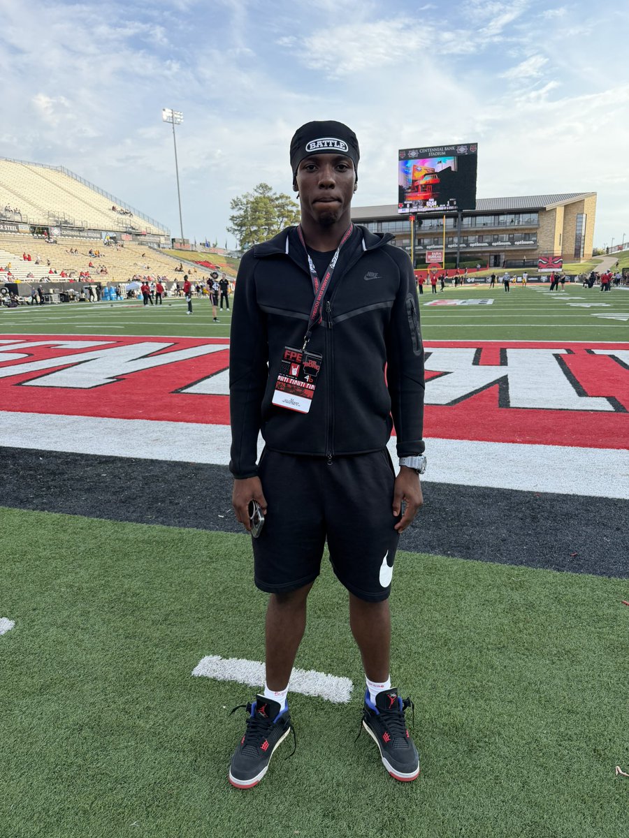 QB1Kj3's tweet photo. Had a great time at Astate this weekend! Thank you so much for the great hospitality🤟🏾 @CoachAltman @harrysat15 @QB_Doctor @EarlGill10 @CKennedy247 @Chedda_Mac  @MikeRoach247 @TomLoy247 https://t.co/b8gH4qxT7E