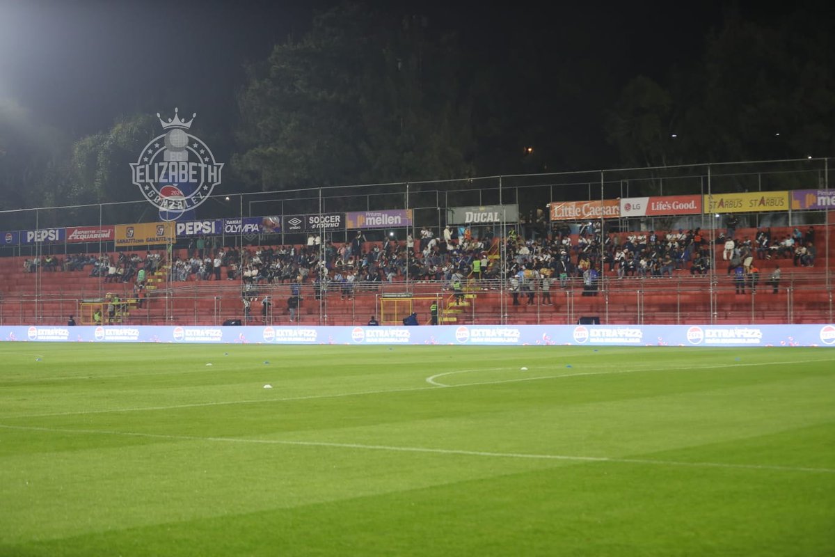 Elizabeth27gt's tweet photo. 🇬🇹 EL TRÉBOL, A UNA HORA DEL GUATEMALA VS. EL SALVADOR

A falta de una hora para el inicio del Guatemala 🆚 El Salvador por la segunda fecha de la Liga de Naciones de Concacaf, así lucen algunas localidades del estadio El Trébol.

Mientras se acerca la hora del partido, las graderías todavía muestran amplios espacios, a la espera de cómo evolucione el ingreso de aficionados en los minutos previos al encuentro.

El balón comenzará a rodar a las 20:00 horas.

🏆 #SeleMayor I #NationsLeague