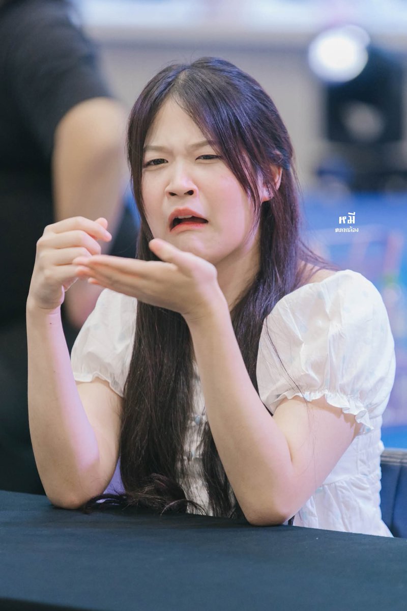 ZENTANGPOUND's tweet photo. ภาพนี้ทำร้ายปันปอนมาก 🤣

#PunponCGM48 https://t.co/7TltvOWjVk