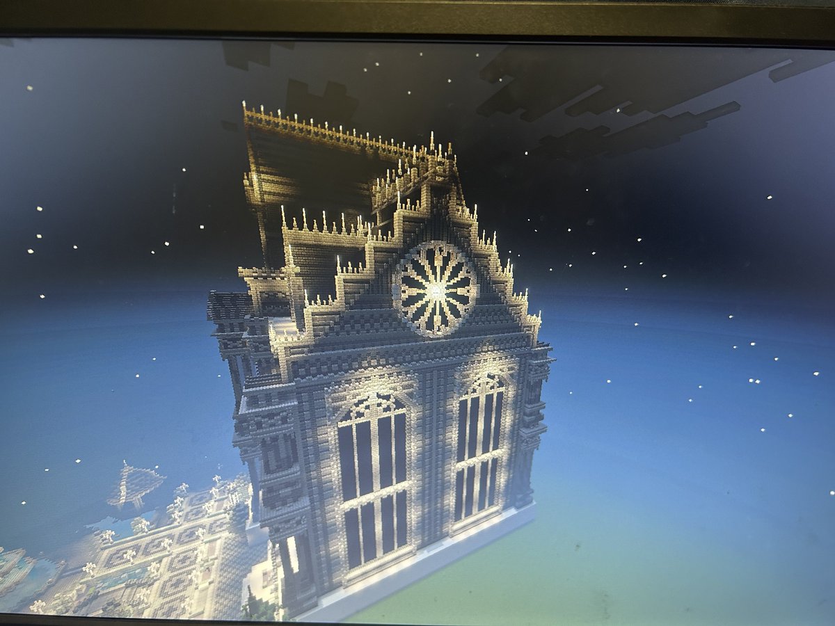 k00_wny's tweet photo. ファンタジー建築
途中経過10だったはず？
外装はもうほとんど終わってきたかな
あとは内装作って
テラスに繋がるとこ作ったりしたら
外装少しいじって終わりかな
とりあえずこの建築おわったら
ミニゲームワールド本格的に建築進める
#マイクラ #Minecraft https://t.co/CBTBcxnMU4