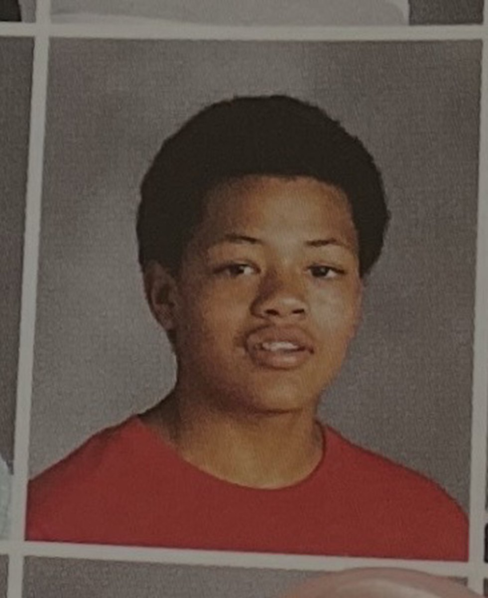 DA8EARS's tweet photo. He doesn’t know it yet but he’s gonna drop wide open touchdowns in 10 years💔 https://t.co/NxrfJVX4u4