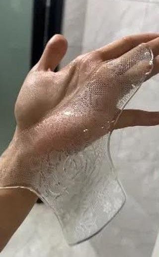 aeebkk's tweet photo. BARANG RANDOM PALING BIKIN AKU BENGONG 😭
Tiba-tiba ada di lemari adekku yg cewek dan aku nggak ngerti ini sebenernya dipake buat apa 😭🫵 https://t.co/4bHqj7ny8v