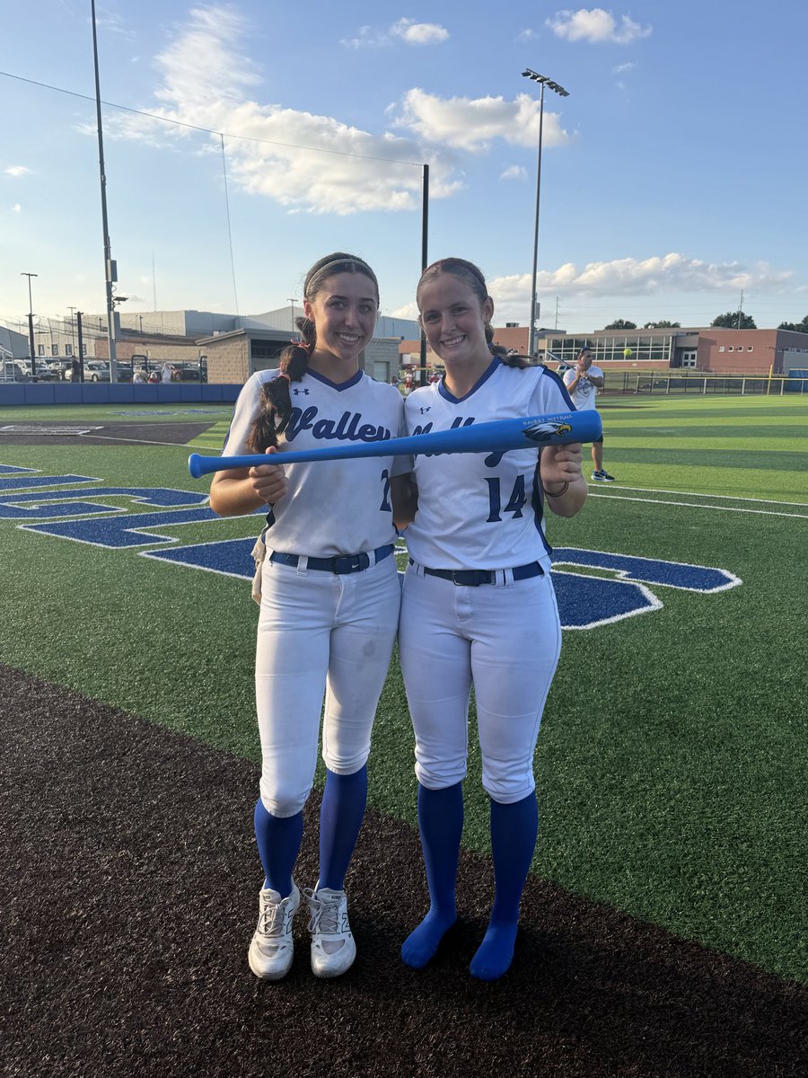 GVsftball's tweet photo. @Mojo14_2027 led the way in the ⭕️ with a CG 2-hit shutout in a 7-0 win over Fort Osage. @abetheballa7 smacked 2 homers and drove in 3 to lead the way at the plate for the Eagles who go to 22-0, 7-0 in conference! https://t.co/PRScEErZ9z