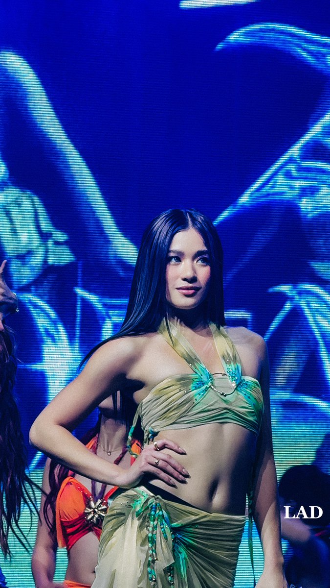 elaanor_43's tweet photo. AIAH AUCKLAND ERA!!! 🩵🔥🔥
She’s giving Miss Universe energy 👑✨
@bini_aiah 

#aiah 
#bini https://t.co/8aUUronNXQ