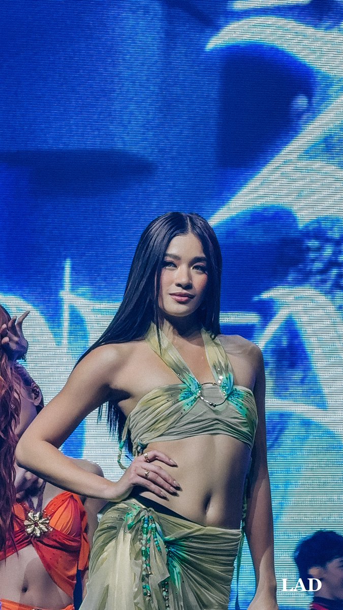 elaanor_43's tweet photo. AIAH AUCKLAND ERA!!! 🩵🔥🔥
She’s giving Miss Universe energy 👑✨
@bini_aiah 

#aiah 
#bini https://t.co/8aUUronNXQ