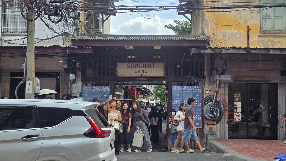 ZEP_AKI's tweet photo. タイの撮れ高その8
バンコクのチャイナタウンのヤワラートの裏通り？
Song Wat Street Art
思ったよりオサレで観光客も多すぎ https://t.co/15pk5vTOxR