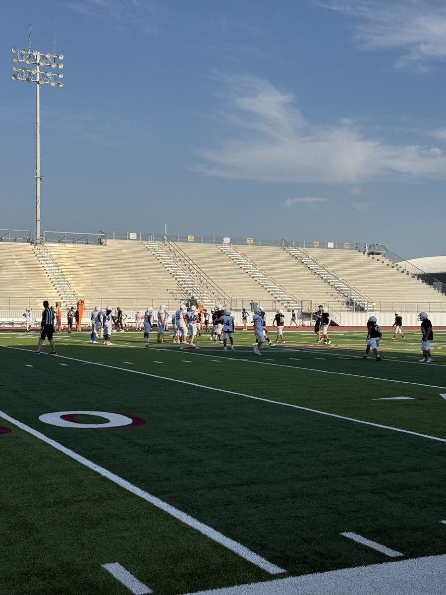 gisd_athletics's tweet photo. Middle school football action! Schrade vs Sam Houston 7th grade! Let’s go! @gisdnews @rgriff_32 https://t.co/RVHF7VZPsT