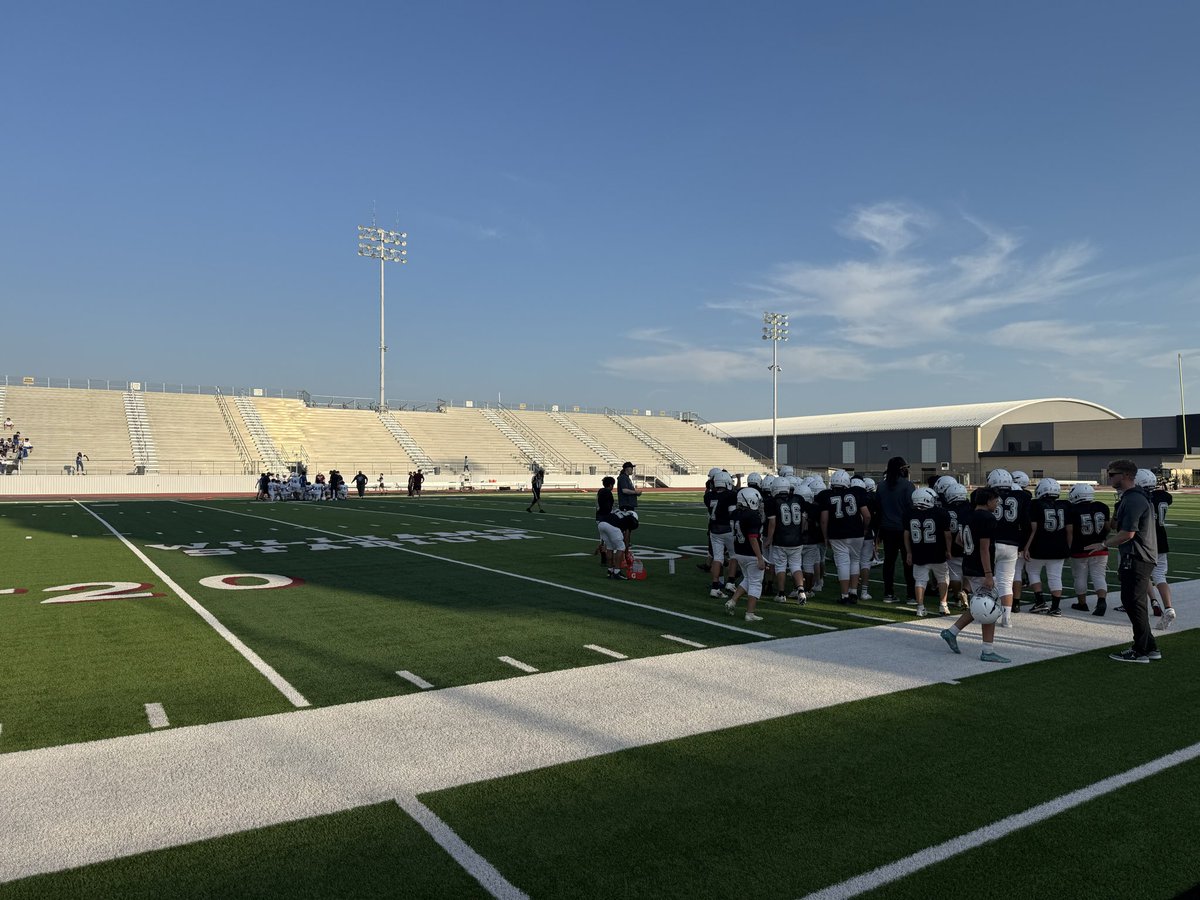 gisd_athletics's tweet photo. Middle school football action! Schrade vs Sam Houston 7th grade! Let’s go! @gisdnews @rgriff_32 https://t.co/RVHF7VZPsT