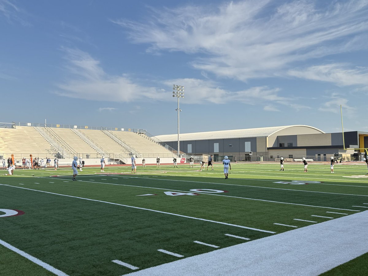 gisd_athletics's tweet photo. Middle school football action! Schrade vs Sam Houston 7th grade! Let’s go! @gisdnews @rgriff_32 https://t.co/RVHF7VZPsT