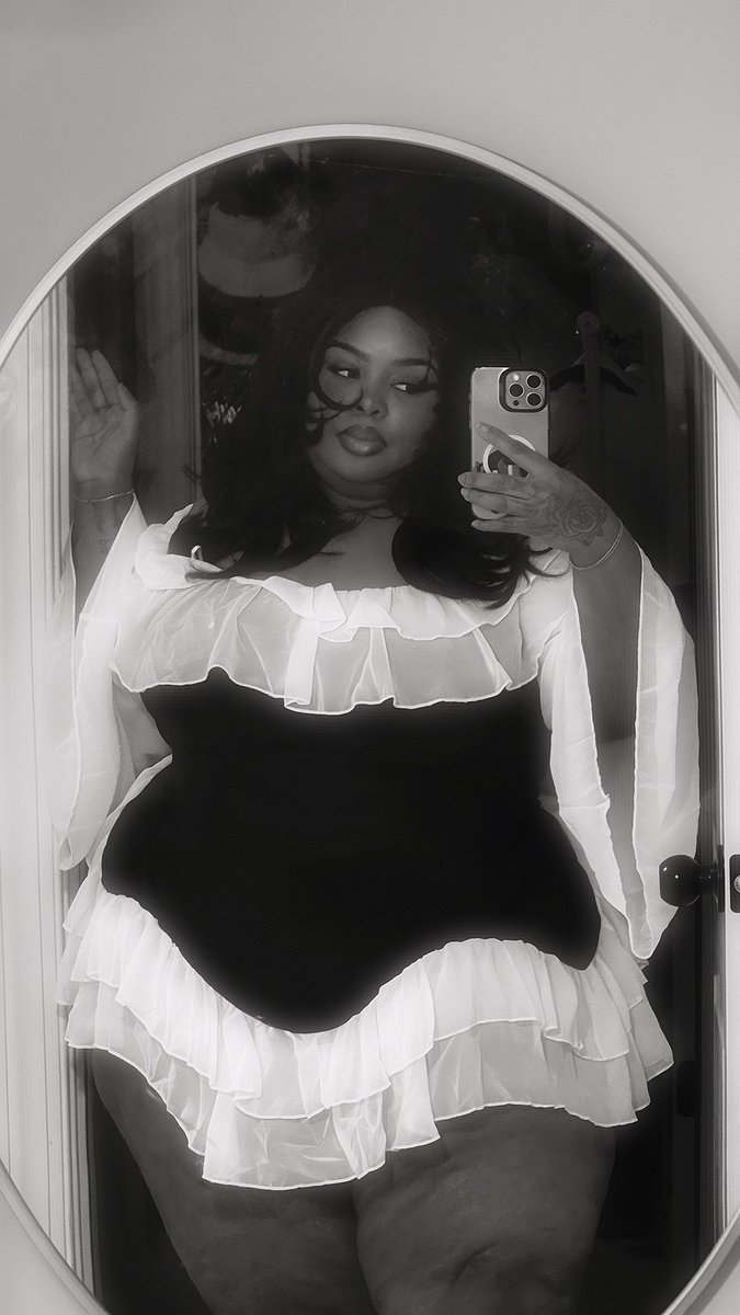 DaquanaWhite's tweet photo. oooh la la. https://t.co/n0O7sPAt5s