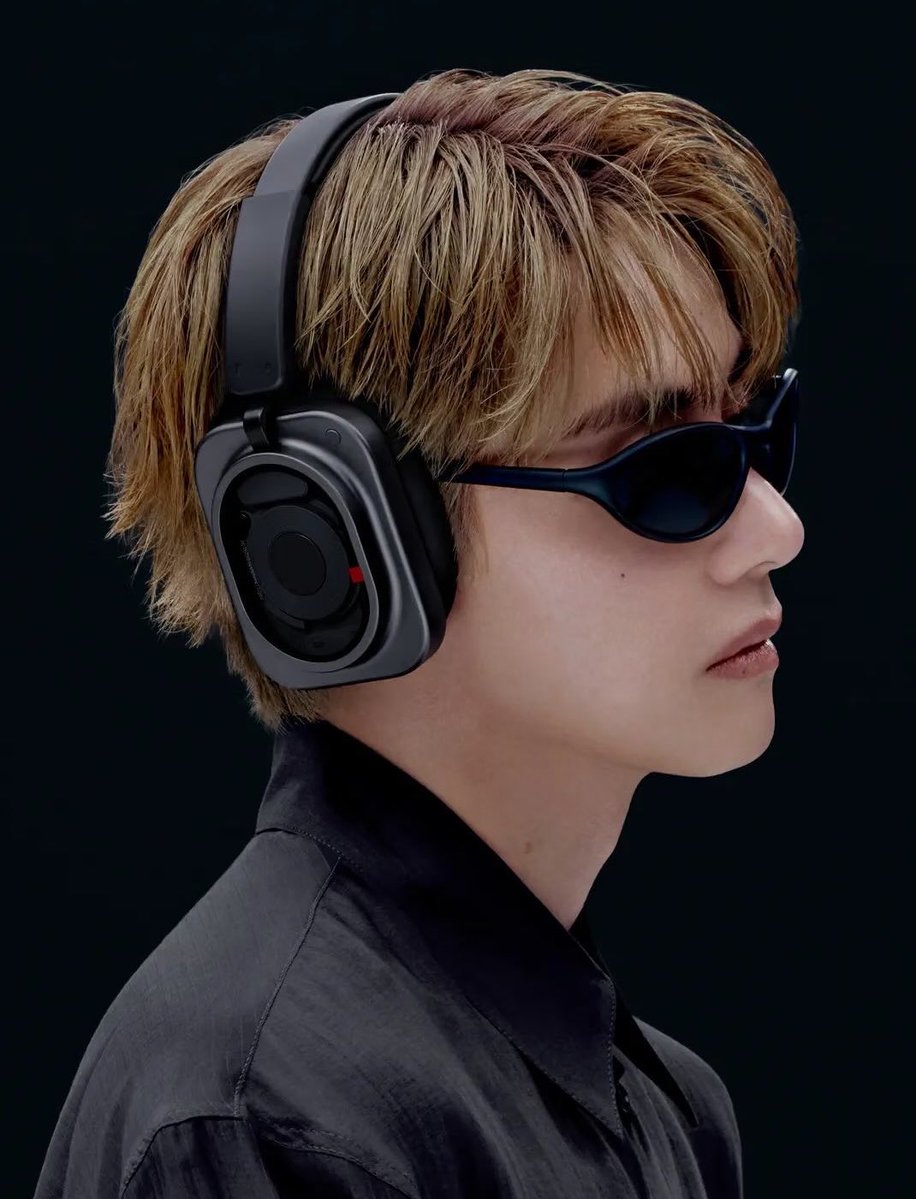 sugamihoney's tweet photo. — #TAEHYUNG y sus respectivas marcas, siendo embajador global 📀

• Celine
• Cartier
• Coca Cola
• TirTir
• Snow Peak
• Siminvest
• Yunth
• Compose Coffee
• Paradise City
• JINRO 
• Champion
• Nothing 🆕 https://t.co/VYdc9Zbvyf