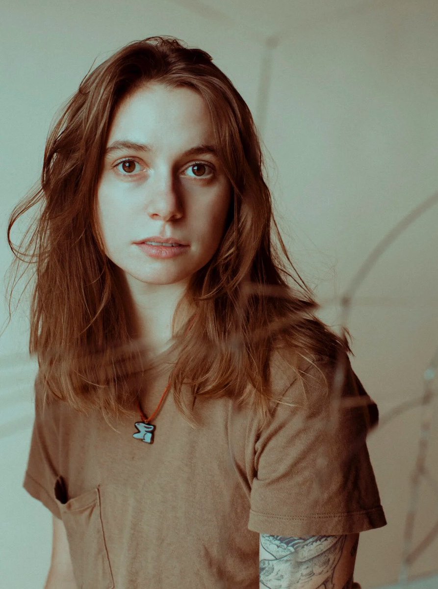 ChartUpdate_'s tweet photo. Happy 31st Birthday to Julien Baker. 

A brilliant songwriter with a voice that always stands out. https://t.co/XEUrGprWhh