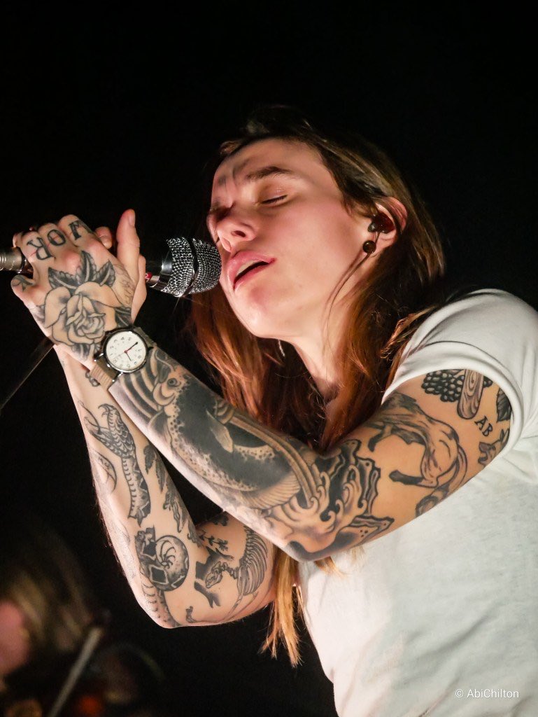 ChartUpdate_'s tweet photo. Happy 31st Birthday to Julien Baker. 

A brilliant songwriter with a voice that always stands out. https://t.co/XEUrGprWhh