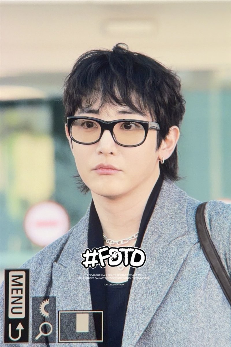FDTD__'s tweet photo. 260929 ICN 출국 ✈️

가나디가 비행기도 타고
기특하네요… ♡

#이수혁 #LEESOOHYUK https://t.co/77SDFFQlMK
