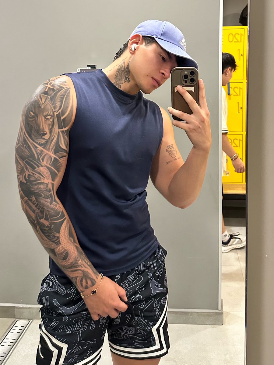 fer_lopez900's tweet photo. #fyp #viral #boys #wata https://t.co/f7MJaDr82b