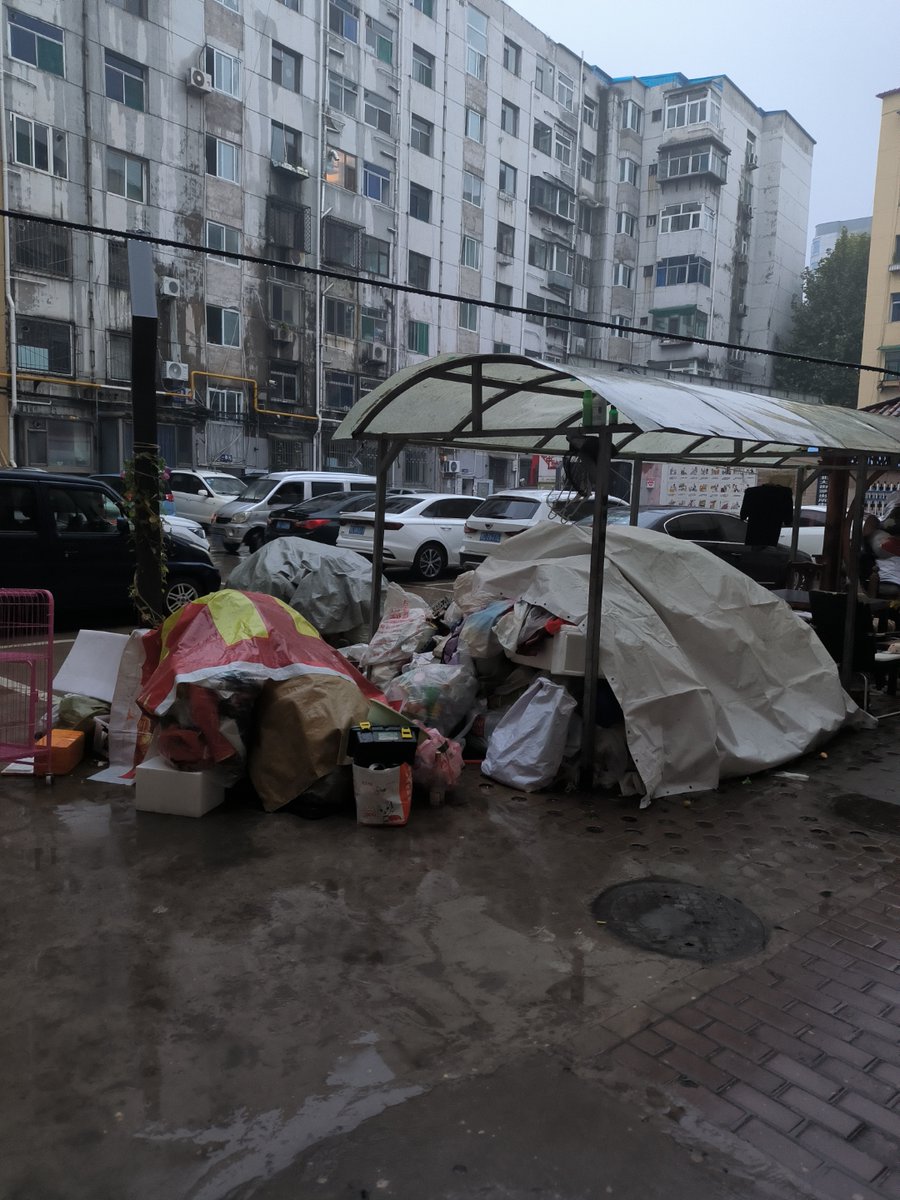 6eUVmvYwEdeWSTJ's tweet photo. In the misty 瘴 area, the 赣 folks here don’t like the 闹 vibe of crowded cities. https://t.co/TRfTF4Wv3L