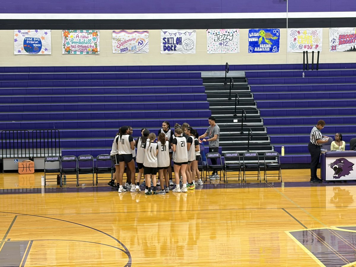 ladybuchoops's tweet photo. GREAT WIN TONIGHT!!!

Growth- seeing improvement from where we first started. I’m proud of you girls and it’s only the beginning. Let’s continue GRINDING and getting better each day!

#F5🏴‍☠️🏀
#WhereYaFrom https://t.co/bREnuwR2Wq