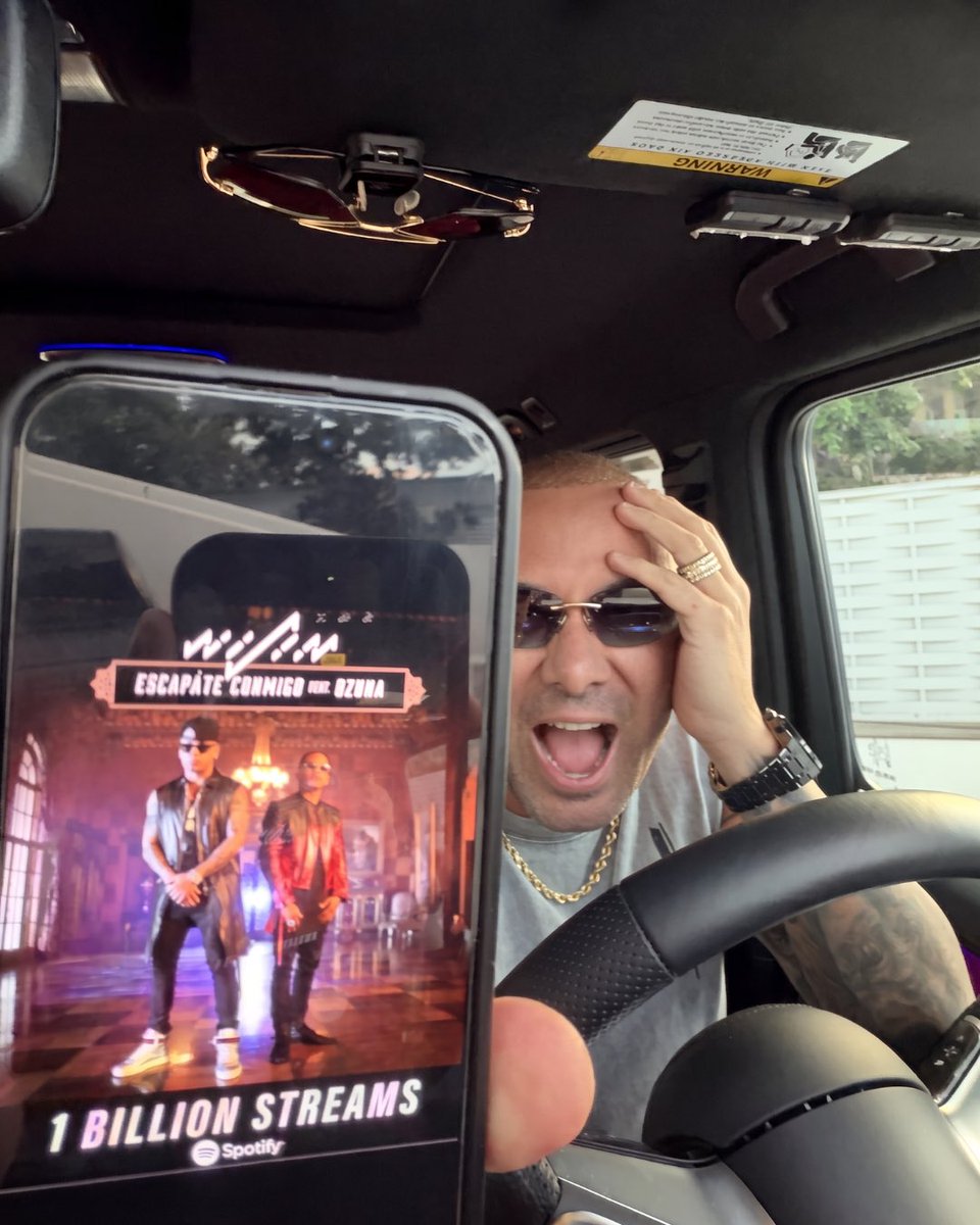 wisin's tweet photo. ¡“Escápate Conmigo” entró al BILLIONS CLUB de @Spotify ! 🏆🌎 Mil millones de streams en spotify, qué bendición tan grande.

Gracias a mi hermano @ozuna por compartir esta canción conmigo, y a cada uno de ustedes por escucharla, cantarla y hacerla parte de la historia🙏🏽 https://t.co/fJN7HqPaqf