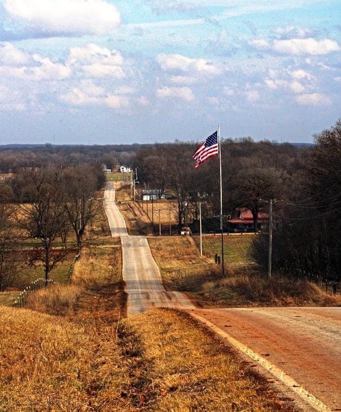 AmericanNstlg's tweet photo. The American backroads https://t.co/QATs1hbIaT