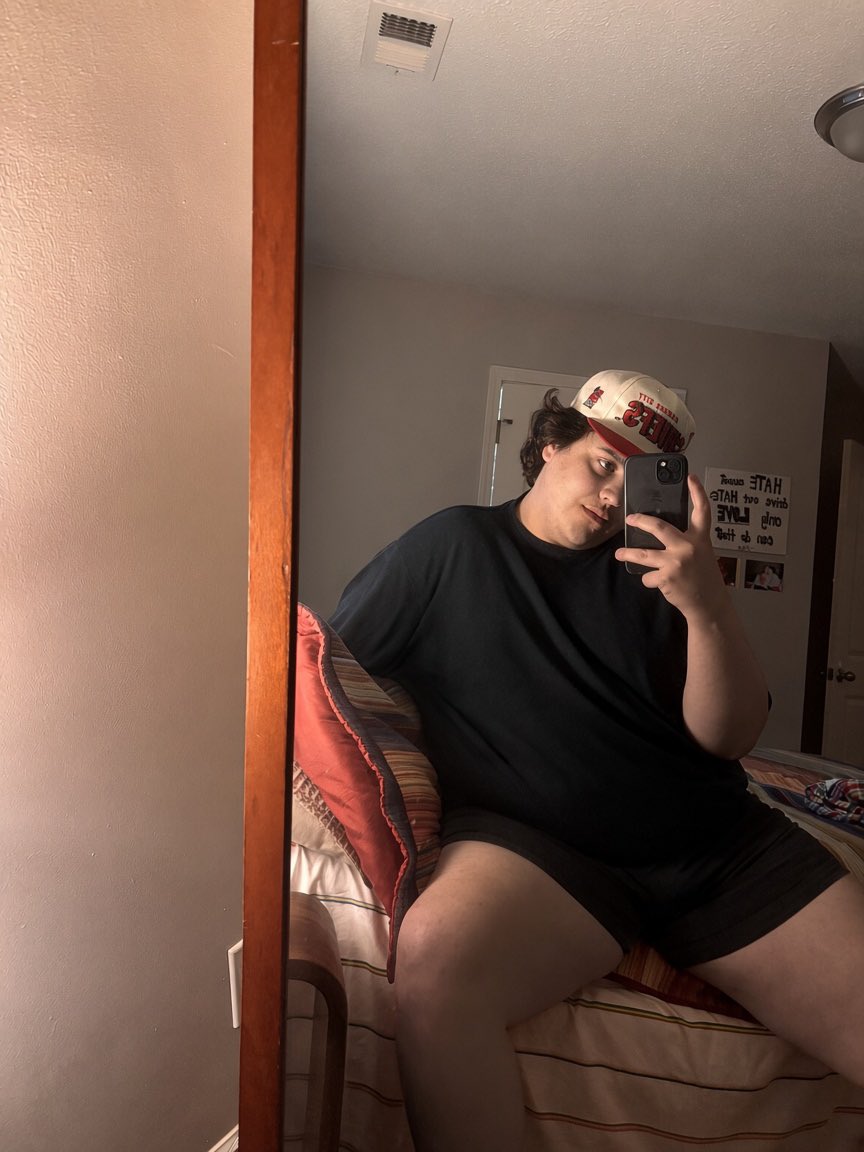 anthdgaf's tweet photo. hello #gay people https://t.co/tAmO2AtGXm