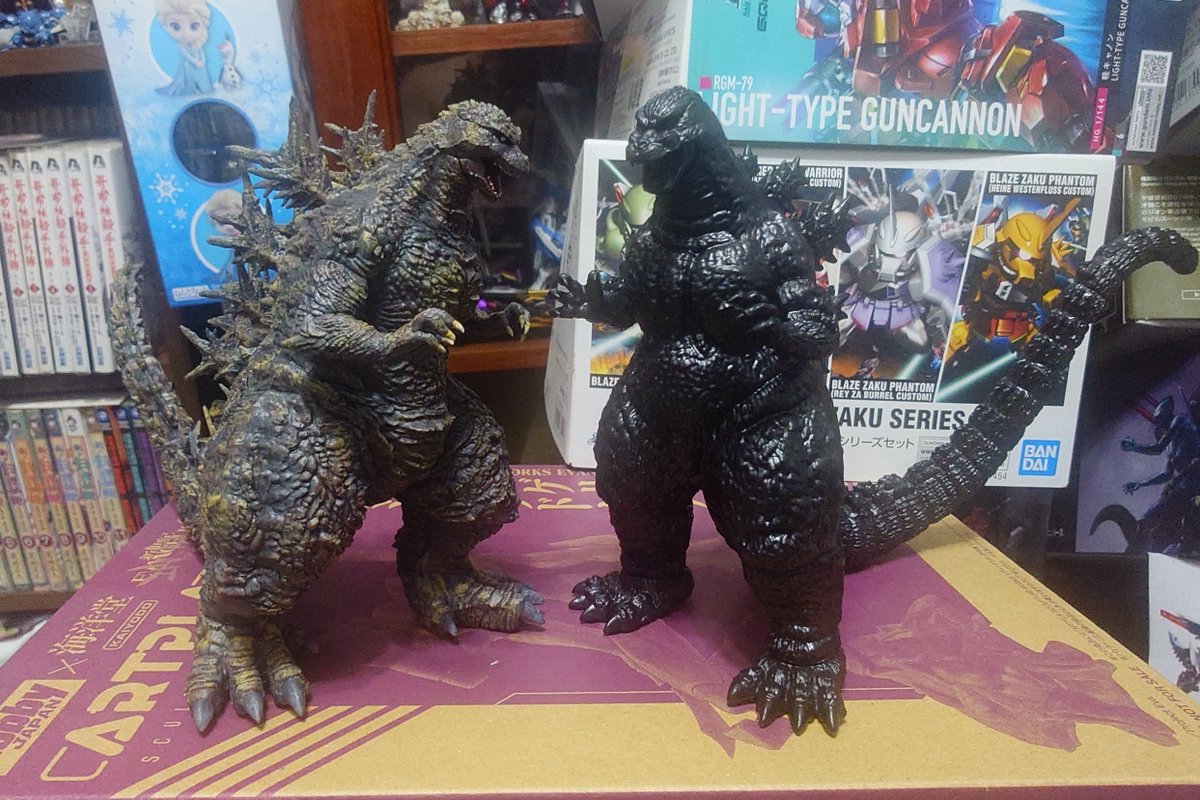 KumaLin555's tweet photo. TMK平成哥吉拉，組起來跟負一哥一樣大
#ゴジラ� #godzilla
#kaiju https://t.co/IcjwtwxUFi