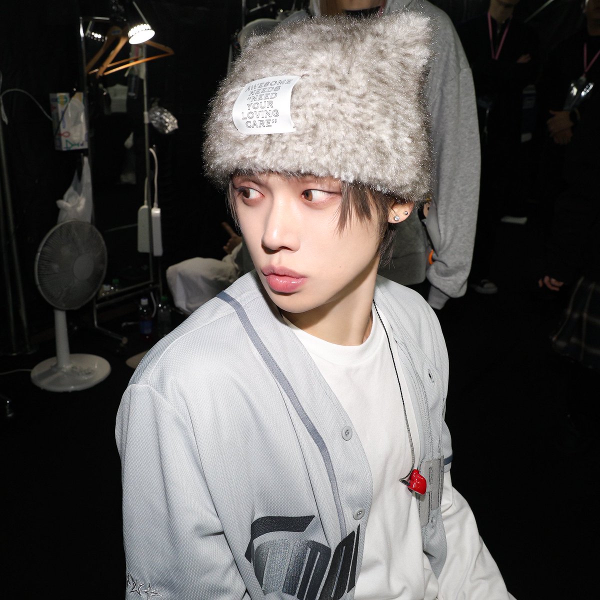 soobrimiya's tweet photo. their hat choices were always so precious and fun to see I hope this tradition continues for next tour 🥲🥲 https://t.co/Jk7T08T0TF