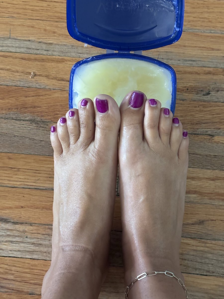 MiaMexIta's tweet photo. A little preview of what you’ll find on my page 👣

I like keeping things cute, natural and a little playful. 💕

Customs available through my link. #vaseline #feet #feetmodel https://t.co/oYltjvSQ0y