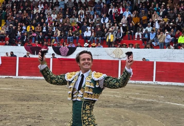 TOROSECUADOR's tweet photo. SAN MIGUEL DE BOLÍVAR: El matador de toros español🇪🇸 Paco Lama de Góngora fue el triunfador de la feria taurina Arcángel San Miguel 2026. https://t.co/KPDVLfkm1I