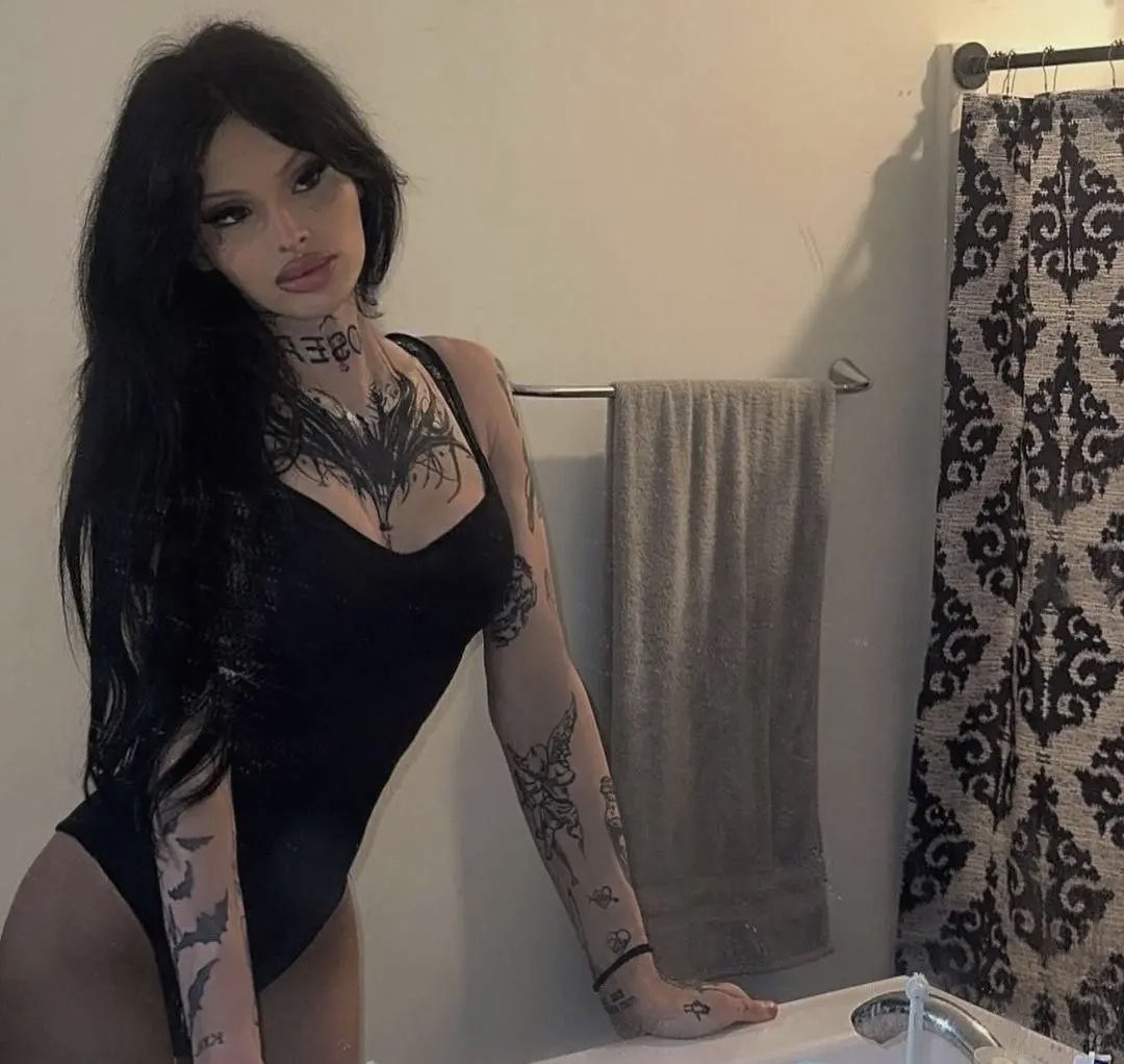 TransAria8's tweet photo. You know exactly why you stopped scrolling…
Now be brave and say hi. 😈🥵 https://t.co/4MHeMIR1GZ